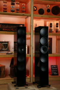 KEF R11 Meta