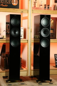 KEF R5